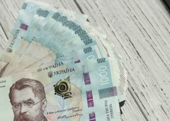 Зеленский подписал закон о переносе повышения налогов для ФЛП