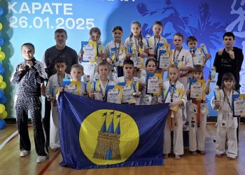 Каратисти з Полтавщини здобули п’ятнадцять нагород на Відкритому чемпіонаті Києва • Карате •