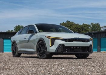 Kia представила новий седан K4 – Автоновини