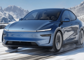 Оновлену Tesla Model Y показали наживо – Автоновини