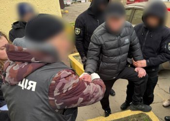 Торговал удостоверениями для “брони”: в Одессе задержали экс-члена общественного формирования
