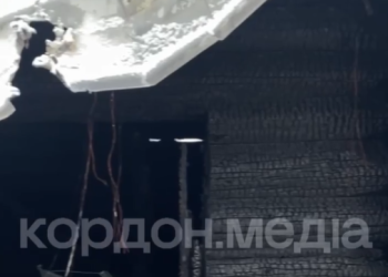 У Сумах лазня повністю вигоріла після влучання уламків БПЛА – Суми та область