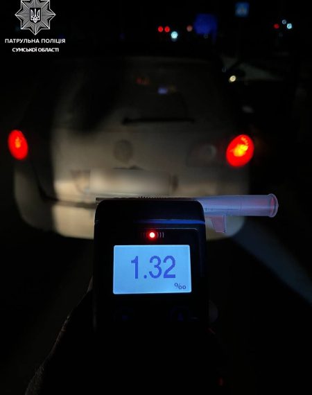 У Сумах сп’янілий водій Volkswagen Passat небезпечно маневрував серед ночі – Суми та область