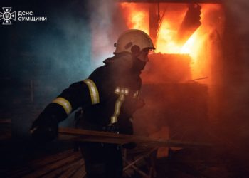 У Сумах вогнеборці приборкали пожежу в нежитловій будівлі – Суми та область