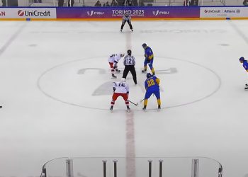 Українська збірна з хокеїстами «Кременчука» у складі перемогла Чехію у чвертьфіналі Універсіади (відео) • Хокей •