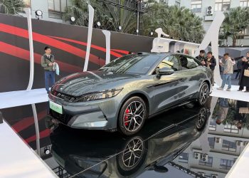 В Китаї представили седан на 1085 кінських сил – Автоновини