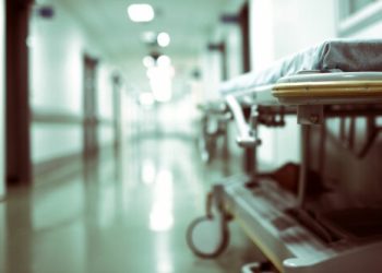 Від удару впав на сходи: у Сумській спеціалізованій прокуратурі прокоментували смерть чоловіка після бійки в ТЦК – Суми та область