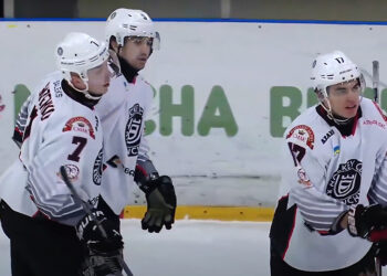 ХК «Кременчук» на виїзді переміг херсонський «Дніпро» (відео) • Хокей •