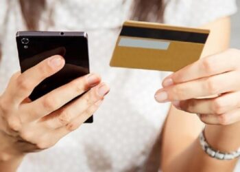 Конотопчанка втратила 30 тисяч, оформлюючи грошову допомогу – Суми та область