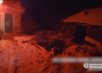 На Шосткинщині поліцейські врятували чоловіка з вогню | Суми та область