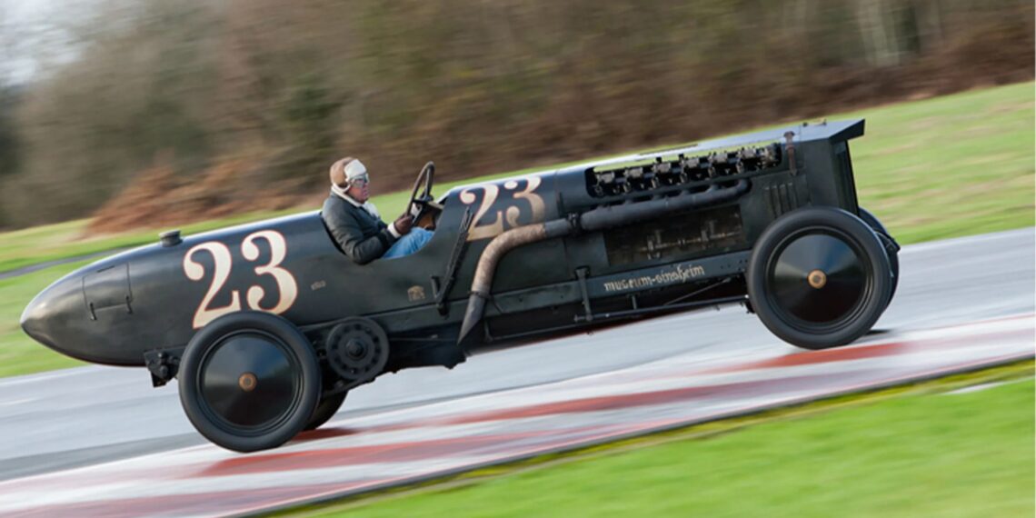 Найнебезпечнійший автомобіль у світі створено зі старої пожежної машини та 47-літрового авіаційного двигуна (ФОТО) – Автоновини
