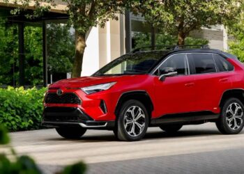 Toyota готує електричну версію популярного RAV4 – Автоновини