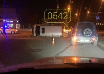 У Сумах на проспекті Свободи перекинулося авто – Суми та область