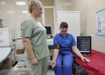 Володимир Поцелуєв: Сучасне обладнання для порятунку життів – Сумська лікарня отримала нові монітори пацієнта – Суми та область