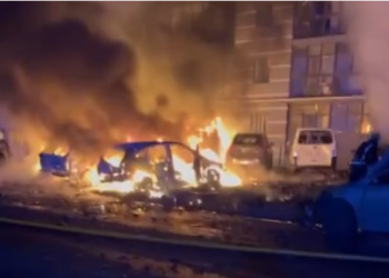 З’явилося відео моменту прильоту “Шахеда” на парковку в Сумах – Суми та область