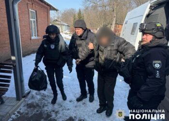 “Білі янголи” евакуювали з прикордоння маломобільного літнього чоловіка | Суми та область