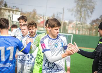 Кременчуцький «Кремінь» виграв спаринг у криворізького «Пенуела» (відео) • Футбол •