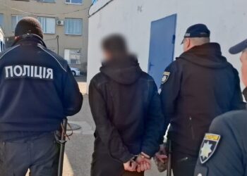 Молодые люди из Одесской области “помогали” мужчине бежать за границу: один из переправщиков несовершеннолетний
