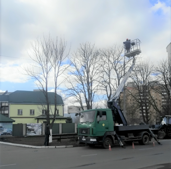 На кількох вулицях Сум покращили освітлення | Суми та область