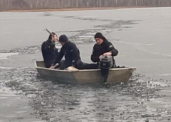 На Шосткинщині з дна озера дістали тіло потопельника | Суми та область