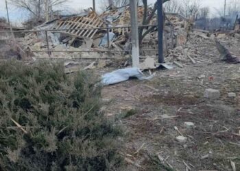 Один будинок зруйнований, щонайменше чотири – пошкоджені внаслідок авіаударів по Великій Писарівці | Суми та область