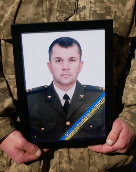 Роменська громада попрощалася із  захисником Олексієм Костенком | Суми та область