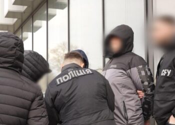 Снятие с розыска за шесть тысяч долларов: военные из Одесской области злоупотребляли влиянием