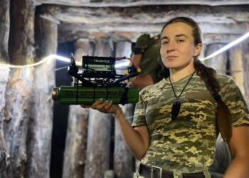 Тендітна «Сова», яка керує дронами: як дівчина з Шостки стала офіцером групи безпілотних систем | Суми та область