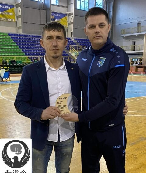 Тренера з Шосткинського району нагородили відзнакою від президента Української федерації карате Вадо-кай | Суми та область