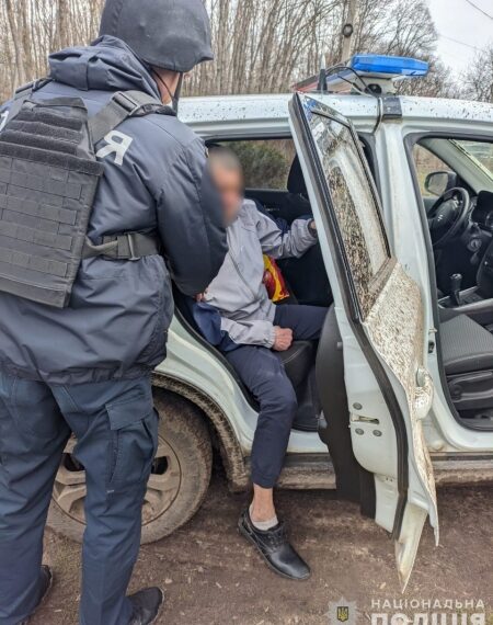 Поліцейський офіцер громади евакуював двох людей з прикордоння | Суми та область