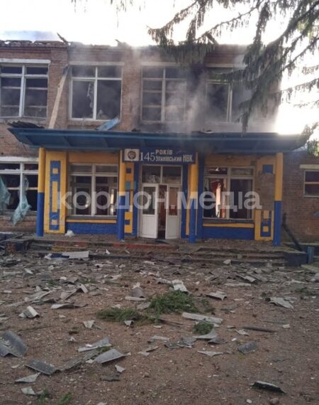 Російські війська зруйнували школу в селі Уланове Есманьської громади | Суми та область