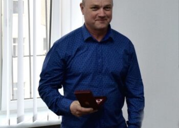 «Треба дати людям світло»: водій Глухівської дільниці електричних мереж про роботу на прикордонні Сумщини | Суми та область