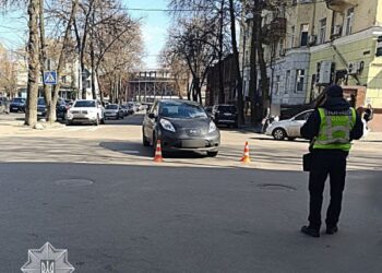 У центрі Сум на переході збили 18-річну дівчину | Суми та область