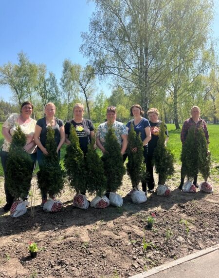 У Кролевці триває весняне озеленення | Суми та область