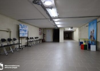 У одній з гімназій Інгульського району облаштували велике укриття на понад 800 осіб » Миколаївський Оглядач