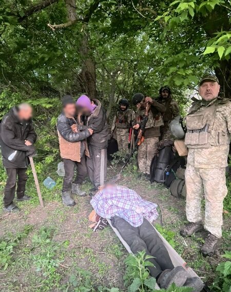 На Сумщині прикордонники врятували трьох поранених цивільних, яких атакував російський FPV-дрон | Суми та область