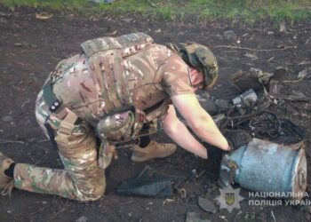 На Сумщині вибухотехніки поліції знешкодили бойову частину шахеда, знайдену в полі | Суми та область