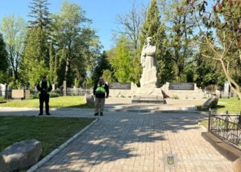 Поліція Сумщини закликає утриматися від масових зібрань 8 та 9 травня через безпекову ситуацію | Суми та область