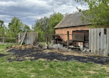 Поранені люди і вбиті тварини: війська РФ обстріляли Олександрівку з РСЗВ “Смерч” | Суми та область