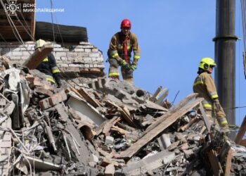 Рятувальники продовжують працювати на місці трагедії у Миколаєві – розбирають завали » Миколаївський Оглядач