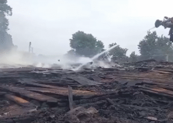 У Білопільській громаді внаслідок удару дрона горіло нежитлове приміщення | Суми та область