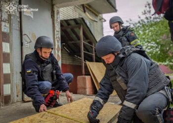 У Шостці проводили аварійно-відновлювальні роботи в пошкоджених оселях громадян | Суми та область