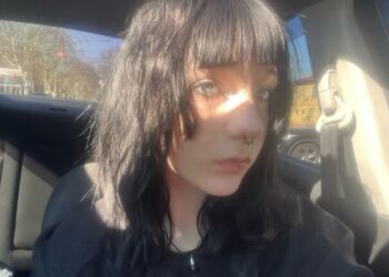 Ушла из дома вчера: в Одессе пропала 13-летняя девочка (обновлено)
