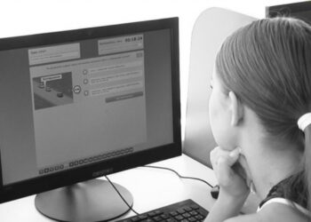 В Охтирці адміністратор сервісного центру МВС покарана за “допомогу” з екзаменом | Суми та область