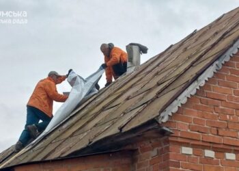 Внаслідок удару по Великій Чернеччині пошкоджено 30 будівель | Суми та область