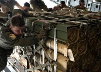 Євросоюз має план “Б” для забезпечення України зброєю – Bloomberg