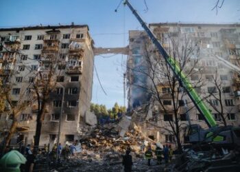 Ігор Клименко на місці атаки у Києві: Ракета зайшла настільки глибокого, що пройшла аж до підвалу » Миколаївський Оглядач