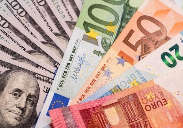 Курс валют в Украине 9 июня 2025: сколько стоит доллар и евро