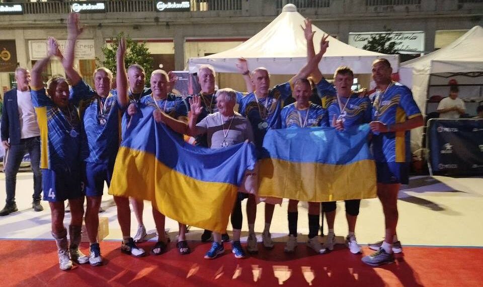 Полтавські волейболісти-ветерани здобули «срібло» міжнародного турніру в Італії • Волейбол •
