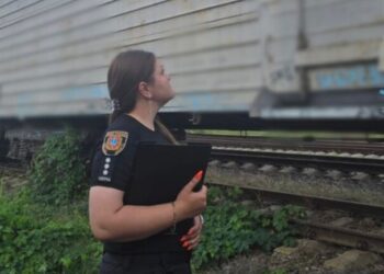 Залез на крышу поезда: в Одесском районе ударило током мальчика (обновлено)